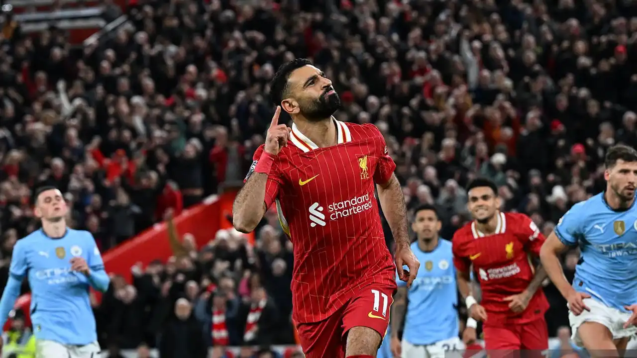 احتفال المصري محمد صلاح نجم ليفربول بهدفه في شباك مانشستر سيتي (Getty)