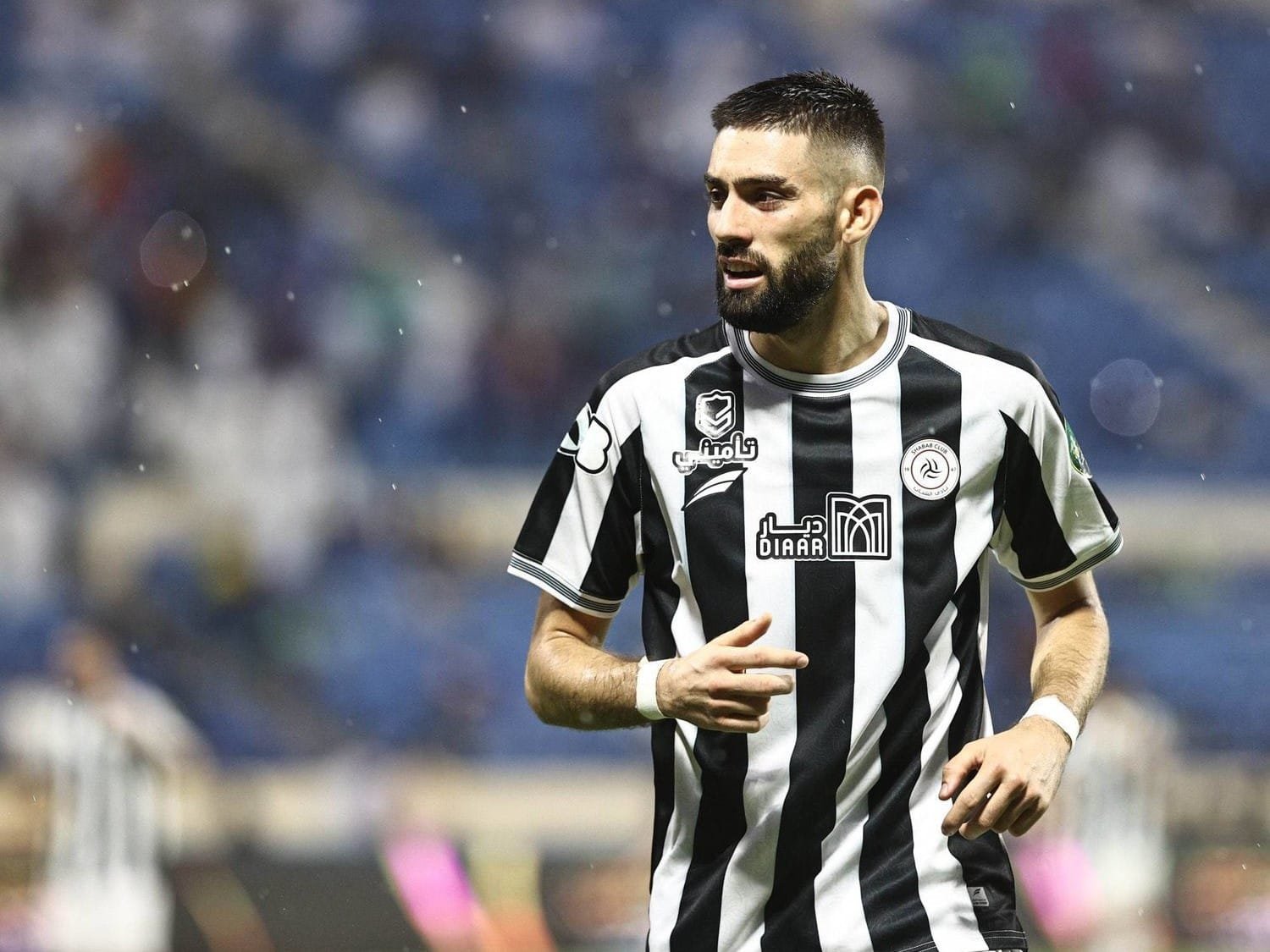 الاتحاد والشباب في قمة دوري روشن