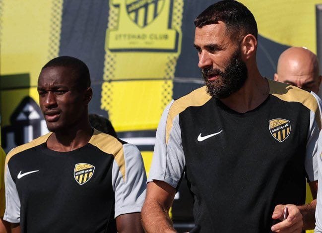 شكوك حول مشاركة بنزيما وديابي أمام الهلال