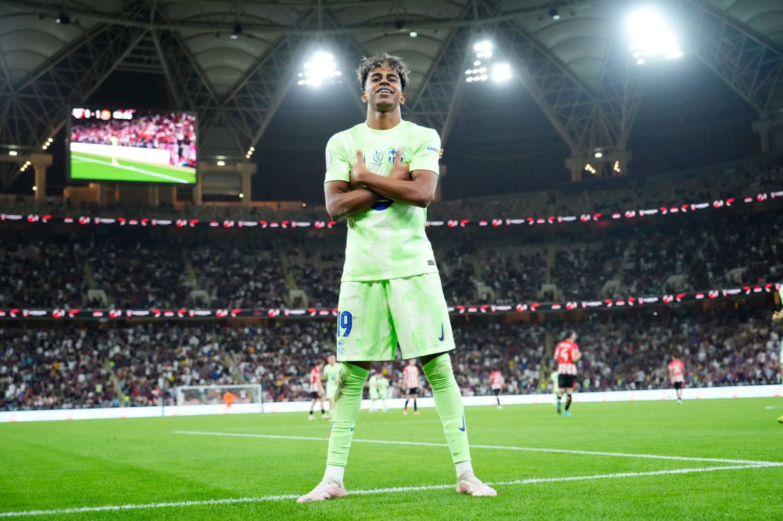 لامين يامال لاعب برشلونة