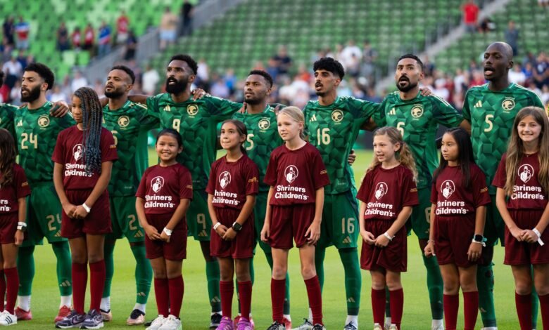 رينارد يستبعد نجم السعودية من ودية الجزائر