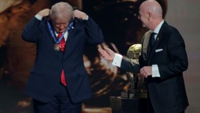 على هامش قرعة المونديال.. إنفانتينو يتحدث العربية ويمنح ترامب جائزة السلام 2025 - getty