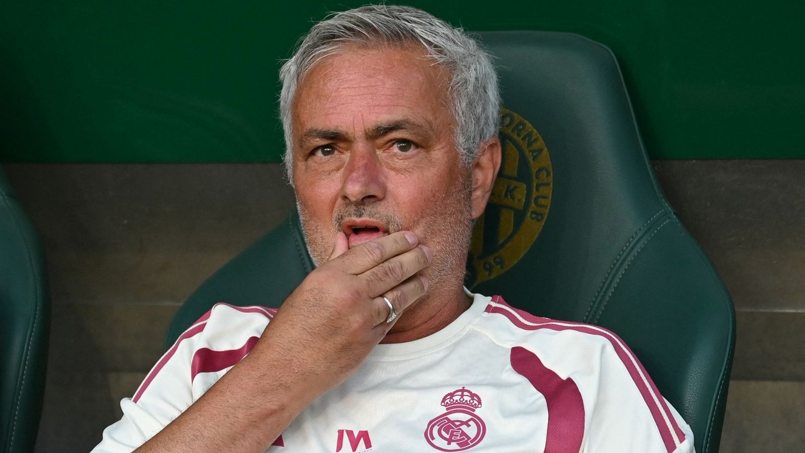 مورينيو يطمئن غرفة ريال مدريد ويرفض ضم يامال