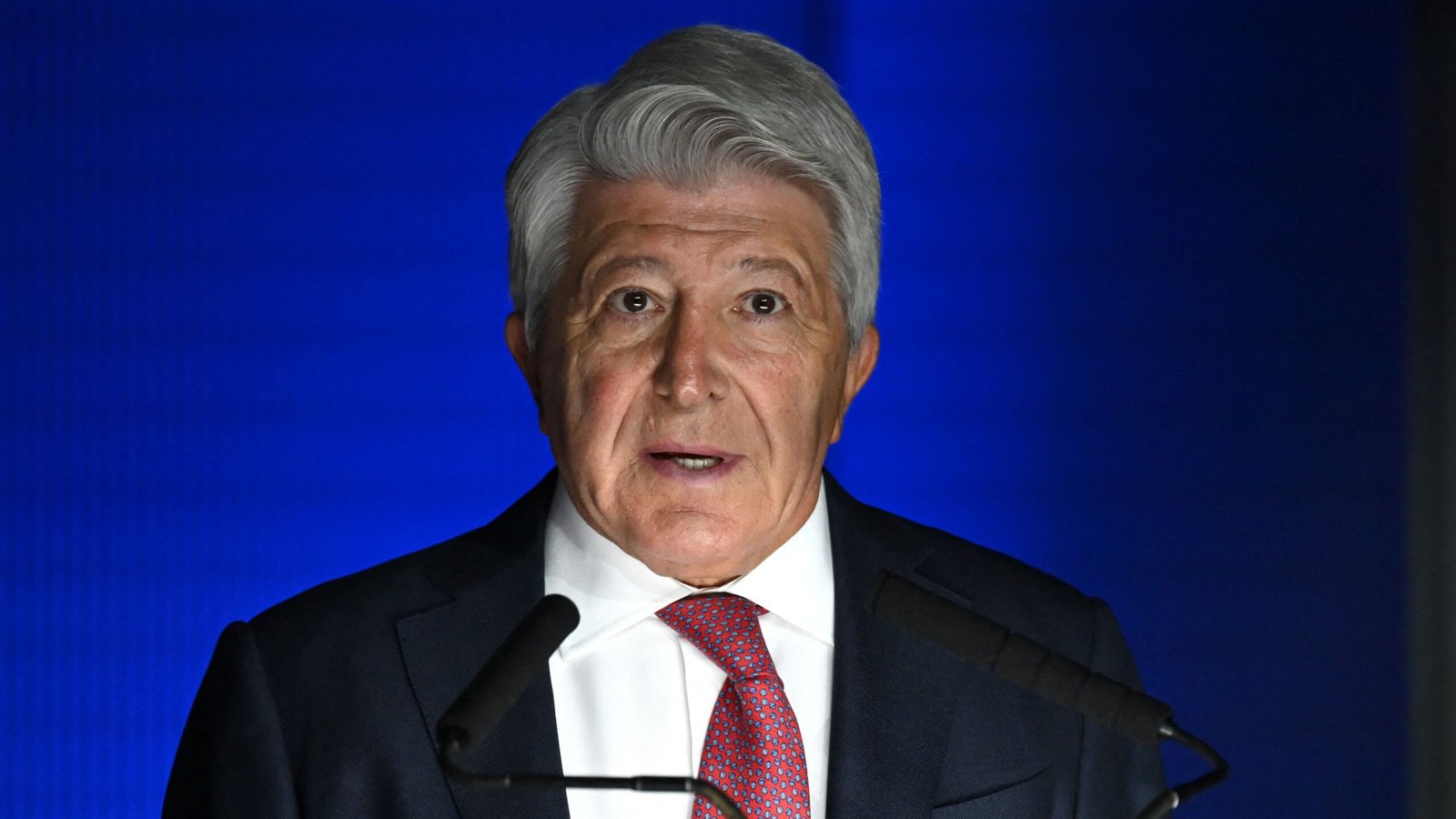 أتلتيكو ينفجر بشأن ألفاريز: 0% لبيعه لبرشلونة