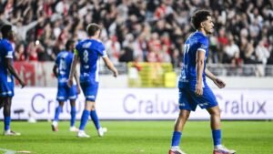 نادٍ ألماني عريق يفاوض نجم المغرب زكريا الواحدي