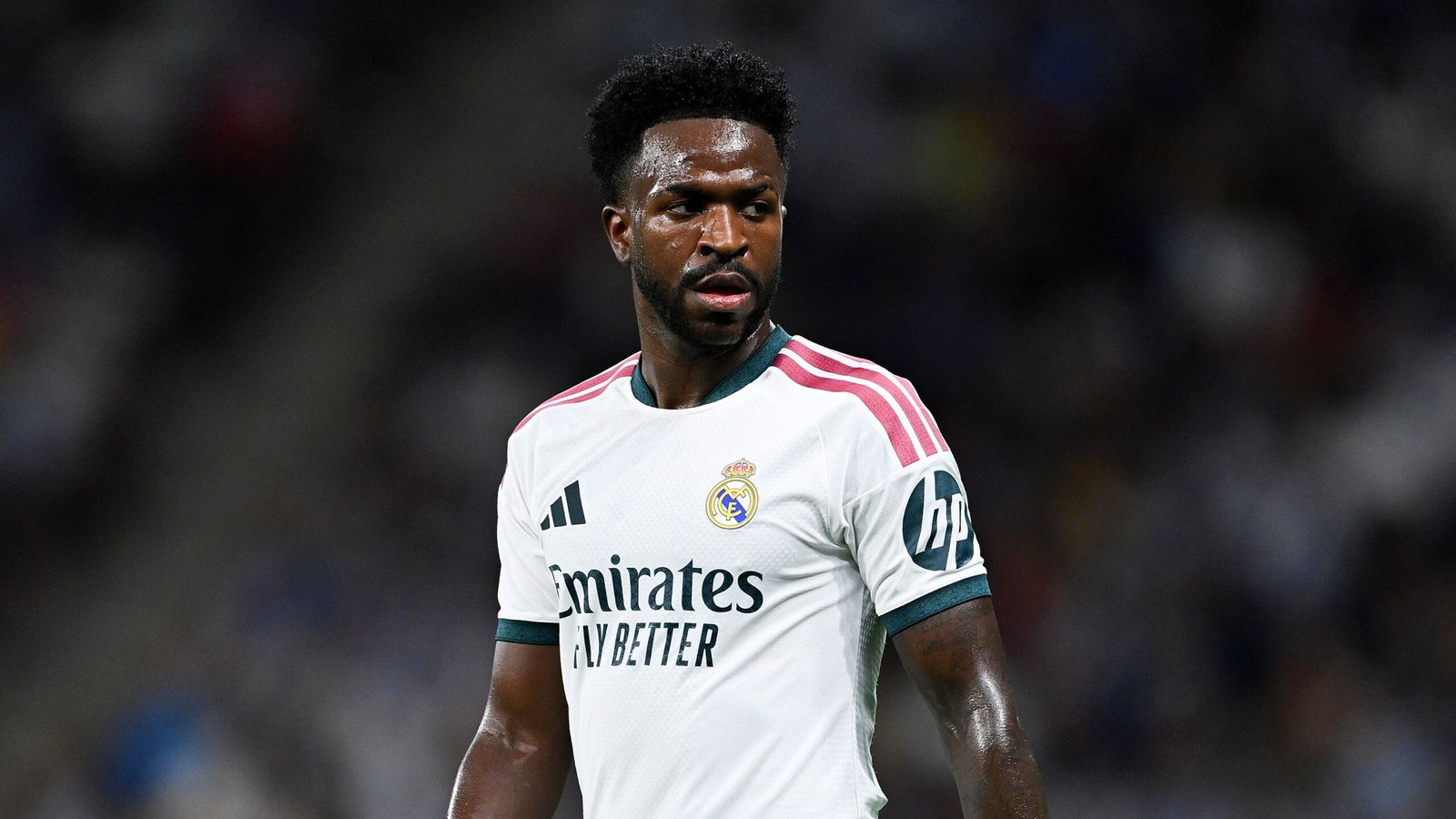 قناة ريال مدريد تفتح النار على حكم مباراة إسبانيول
