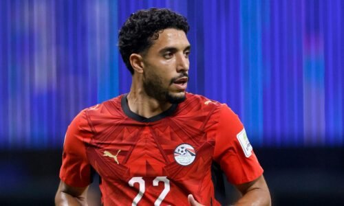 عمر مرموش أساسياً مع دي زيربي في مواجهة نيوكاسل