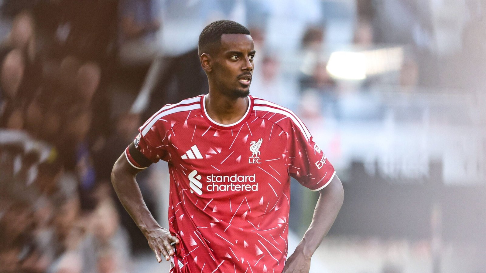 ليفربول.. أوين يهاجم إيزاك: انتهت كل الأعذار