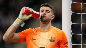 خوان جارسيا يخرج عن صمته بشأن انتقاله الحساس إلى برشلونة