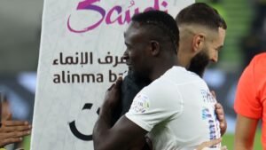 دوري روشن يقترب من الكرة الذهبية.. ماني وكينونيس