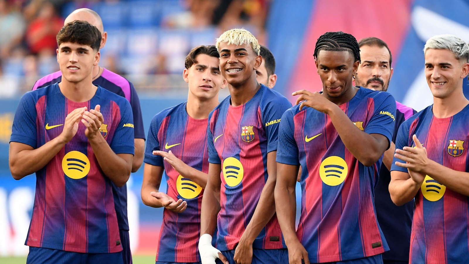 برشلونة يعلن رحيل توني فرنانديز بعد 8 أعوام