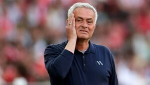 مورينيو مع ريال مدريد يخسر معركته مع غرفة الملابس