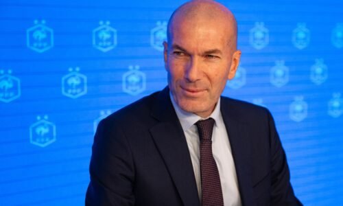 الاتحاد الفرنسي يطرد عضوا من جهاز زيدان.. فما السبب؟