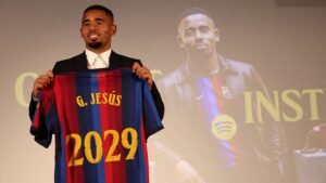 برشلونة يخوض مرانه الأول.. وجيسوس جاهز وفليك يبتسم