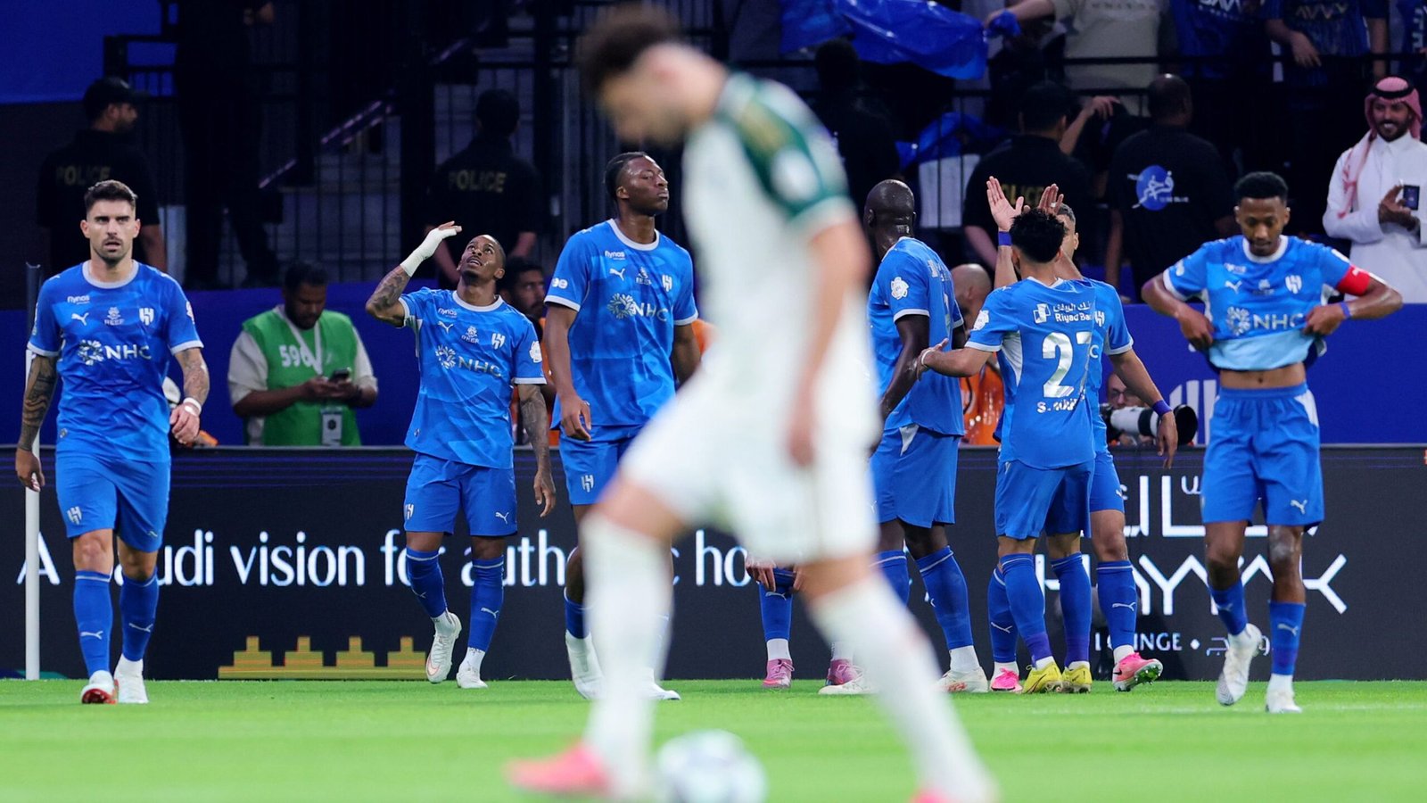 الهلال والأهلي.. ثلاثية زرقاء تقود الزعيم للصدارة