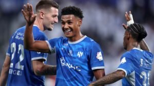 واتكينز يقود هجوم الهلال في ديربي الشباب.. وهذا موقف مارتينيلي