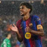 لامين يامال يمدح حمزة عبد الكريم ويتغنى بمحمد صلاح