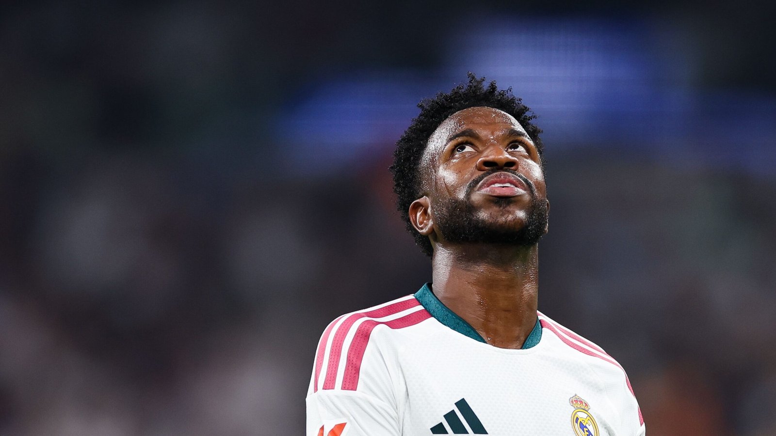 تشكيل ريال مدريد لمواجهة أتلتيكو.. فينيسيوس وألفاريز