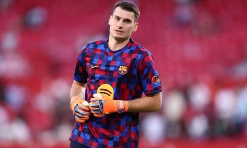 برشلونة يعود لحدث نادر.. إشبيلية يسجل عبر فوفانا