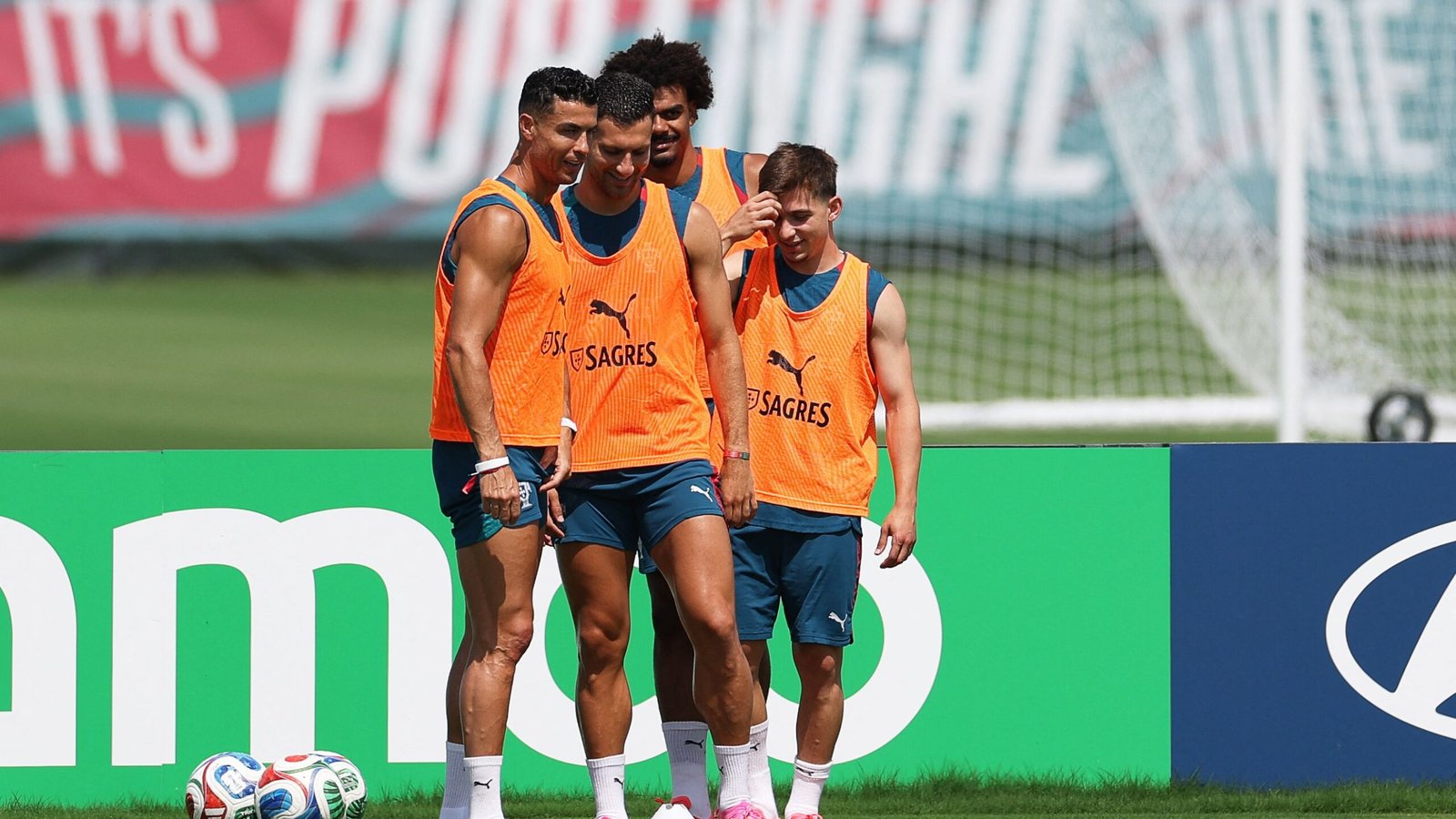أزمة رونالدو.. ريناتو فيجا يصمت بأوامر الاتحاد بعد مباراة البرتغال